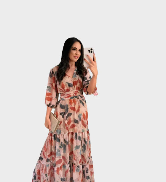 Dlouhá šaty s květinovým vzorem a pohodlným střihem pro elegantní dny